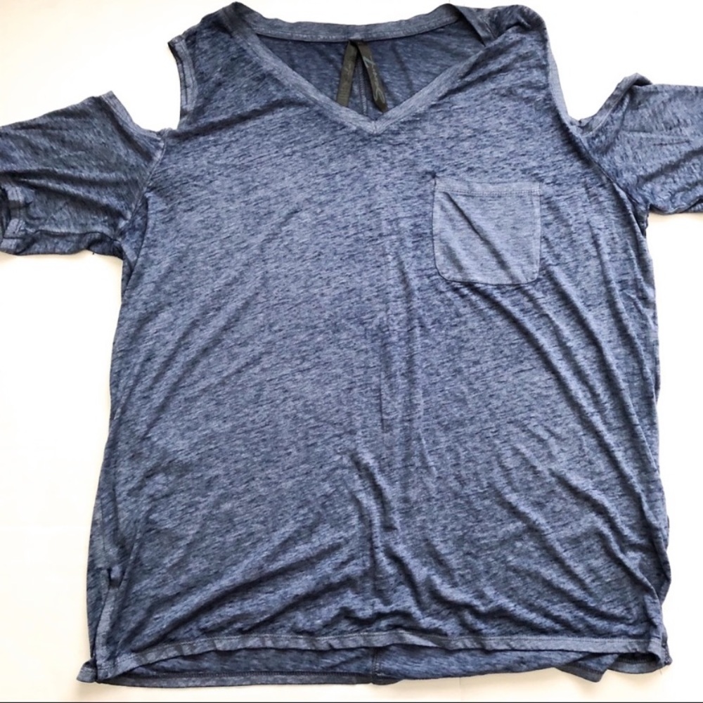 Seven7 brand cold shoulder burn out tee